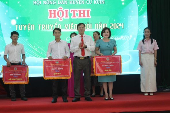 HỘI NÔNG DÂN HUYỆN CƯ KUIN TỔ CHỨC HỘI THI TUYÊN TRUYỀN VIÊN GIỎI NĂM 2024